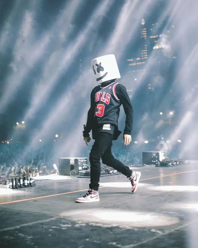 Marshmello outfit in Chicago Bulls, Amiri, and Marshmello Merch, 2021
