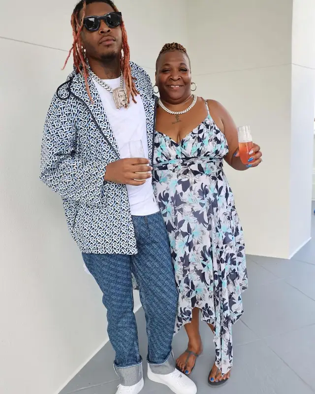 Lil Keed outfit in Burberry, Ralph Lauren, and Thierry Lasry, 2021