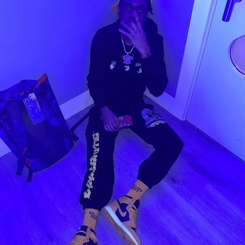 Lil Poppa outfit in Off-White, Nike, and Gallery Dept., 2021