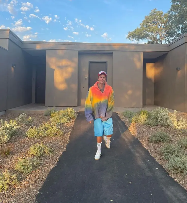 Justin Bieber outfit in Cactus Plant Flea Market, Noah, and Human Made, 2021
