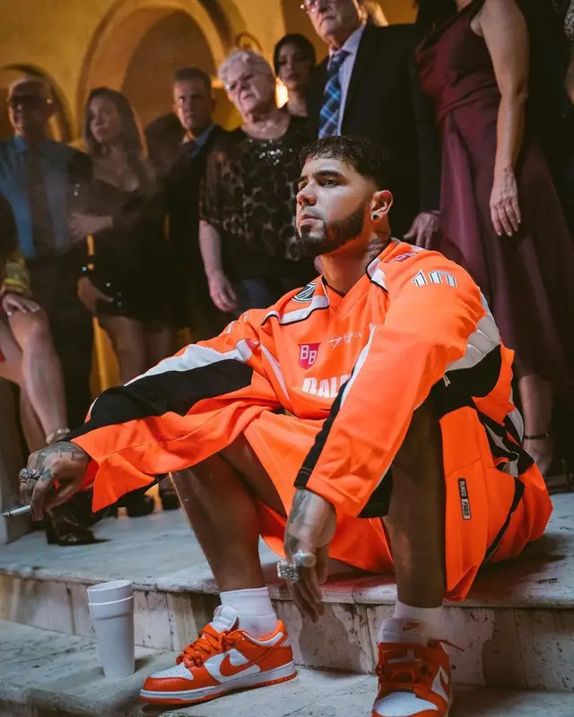 Anuel AA outfit in Balenciaga and Nike, 2021