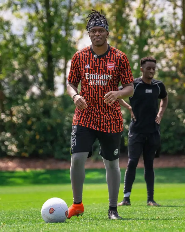 KSI outfit in Adidas and Sidemen Clothing, 2021
