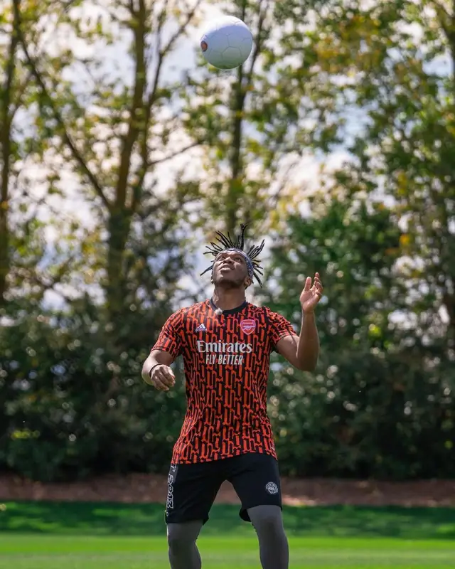KSI outfit in Adidas and Sidemen Clothing, 2021