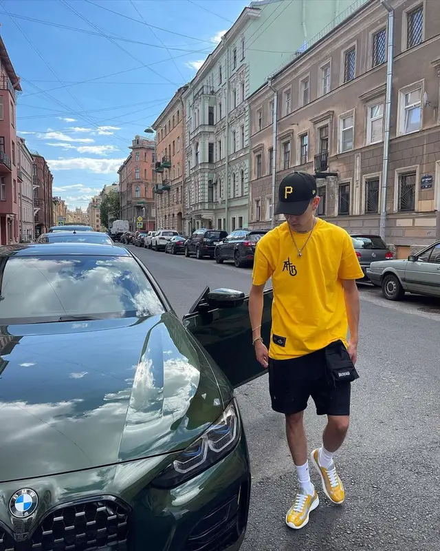 Obladaet outfit in Obladaet Merch, Balenciaga, and New Era, 2021