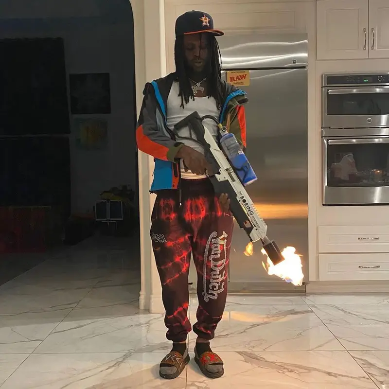 Chief Keef outfit in Von Dutch, New Era, and Gucci, 2020