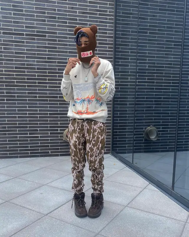TheHxliday outfit in Yeezy and B.B. Simon, 2021