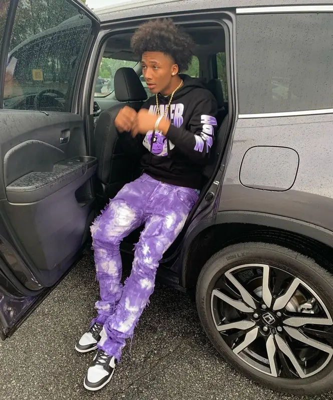 Mikey outfit in Never Broke Again, Valabasas, and Nike, 2021