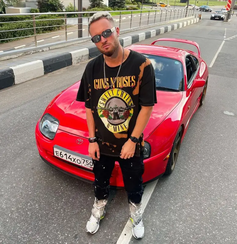 Goody outfit in Vintage, FashionNova, and Versace, 2021