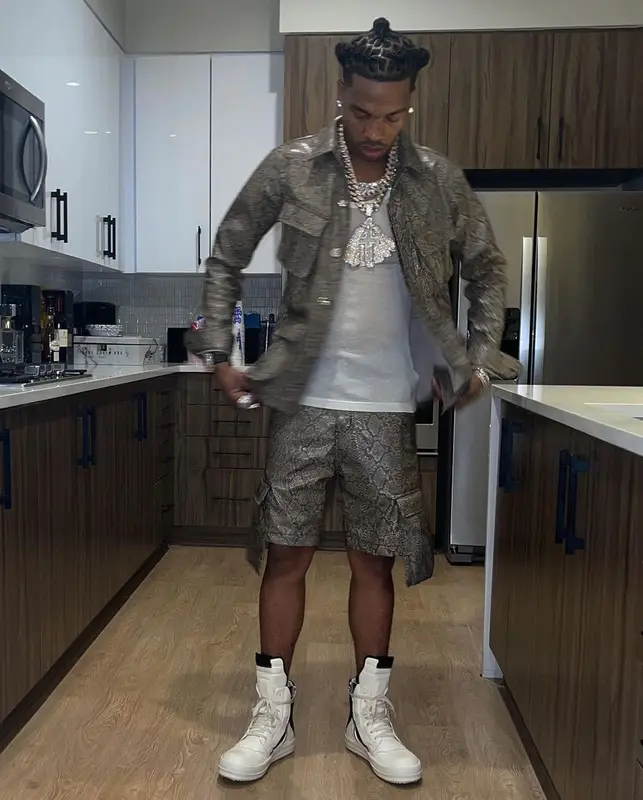 Lil Baby outfit in Seventh Heaven and Rick Owens, 2021