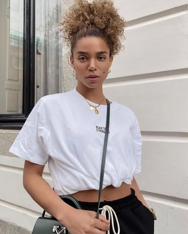 Dailirelis Perez Lopez outfit in Beautiful Struggles, 2021