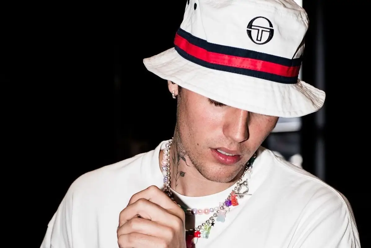 Justin Bieber outfit in Balenciaga, Omnis Studios, and Sergio Tacchini, 2021