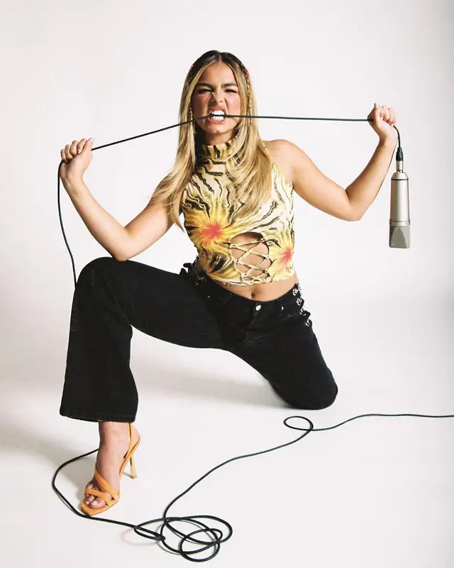 Addison Rae outfit in Kim Shui, EB Denim, and Alison Lou, 2021