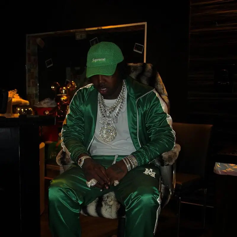 EST Gee outfit in Amiri, Nike, and Supreme, 2021