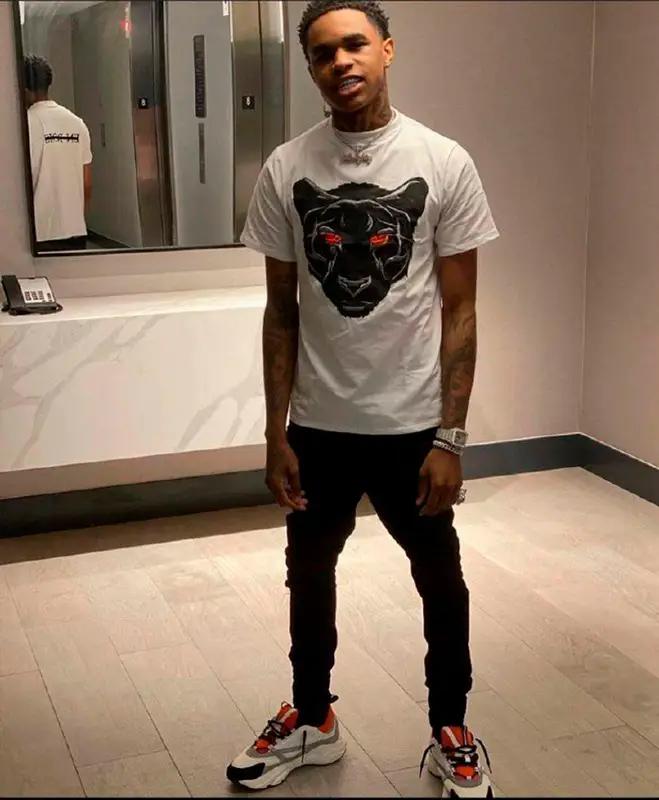 Almighty Jay outfit in En Rois, 2021