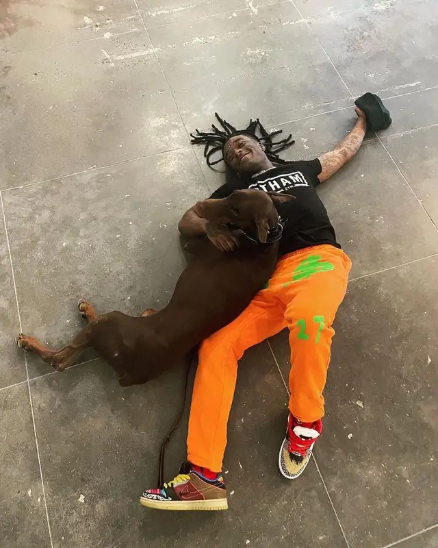 Lil Uzi Vert outfit in Gotham Gym, Two Seven, and Nike, 2021
