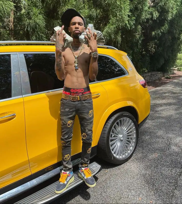 Key Glock outfit in Jordan, Fendi, and PSD, 2021
