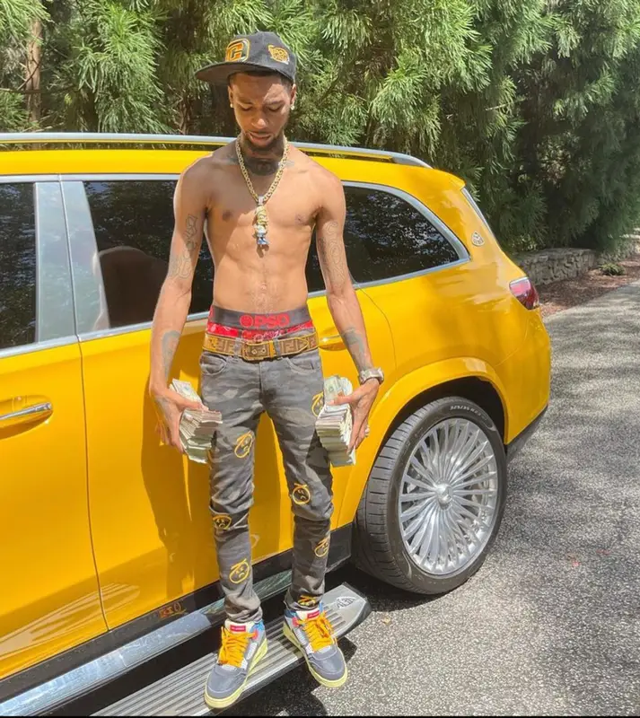 Key Glock outfit in Jordan, Fendi, and PSD, 2021
