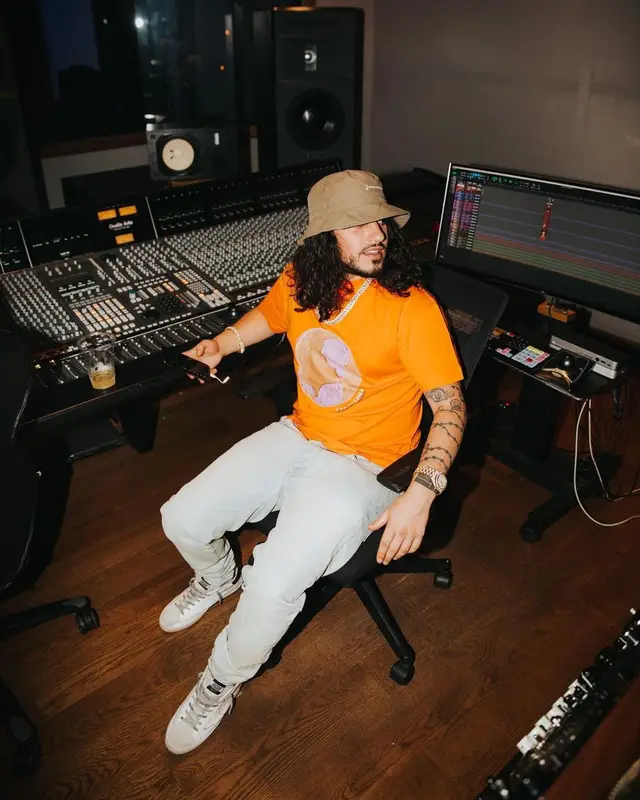 Russ outfit in Amiri, Golden Goose, and Jacquemus, 2021