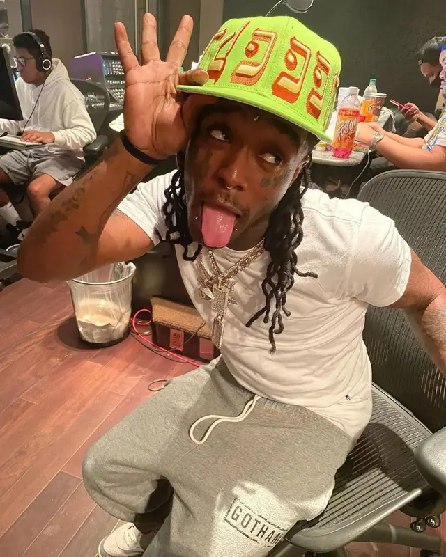 Lil Uzi Vert outfit in Gotham Gym and Murd333r.Fm, 2021