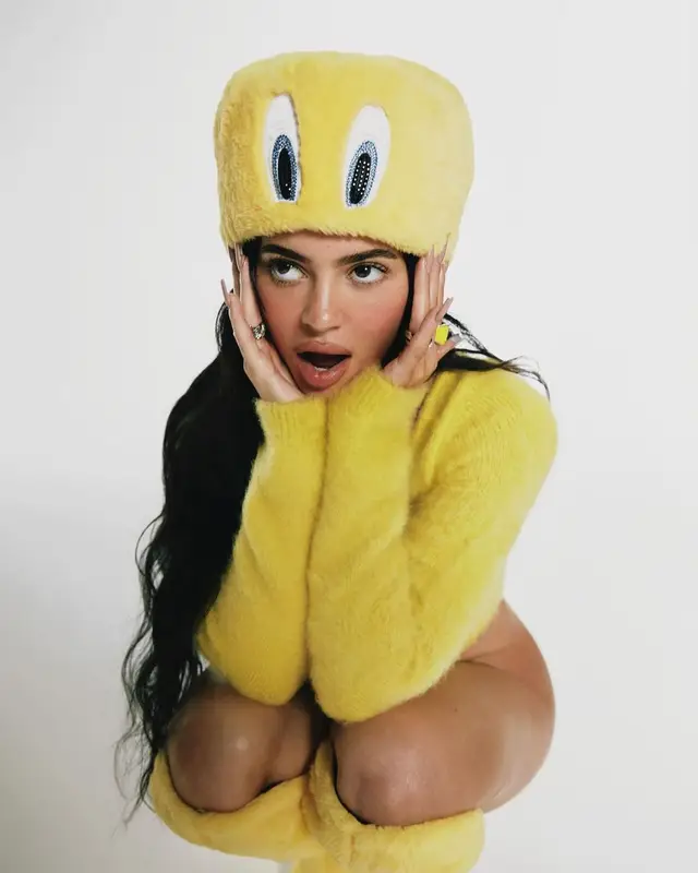 Kylie Jenner outfit in GCDS, 2021