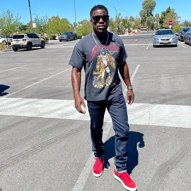 Kevin Hart outfit in Vintage, Levi’s, and Puma, 2021