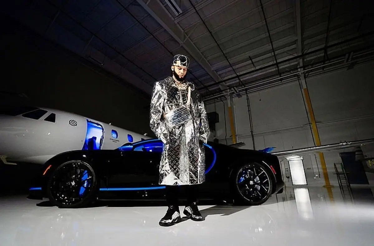 El Alfa El Jefe outfit in Louis Vuitton, 2021