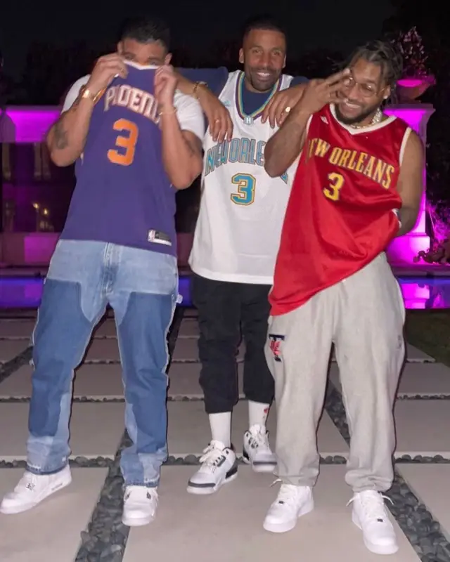 Drake outfit in Nike, Gallery Dept., and Phoenix Suns, 2021