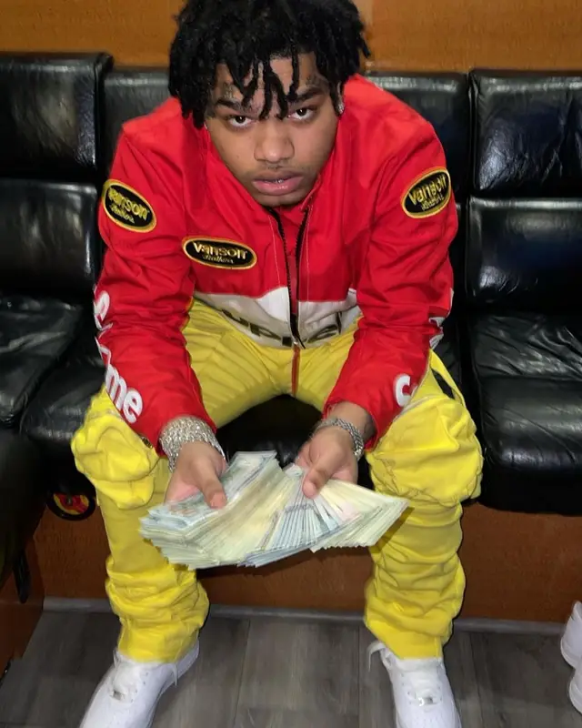 No Cap outfit in Supreme, Nike, and Louis Vuitton, 2021