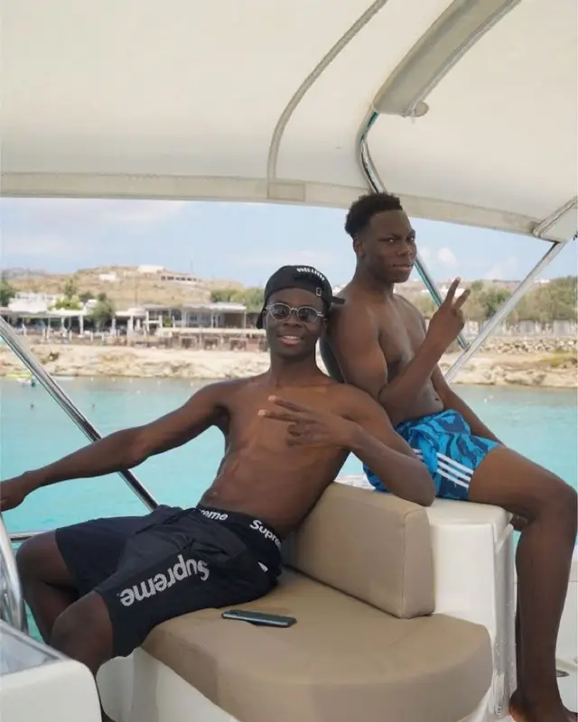 Bukayo Saka outfit in Dsquared2, Supreme, and Hanes, 2020