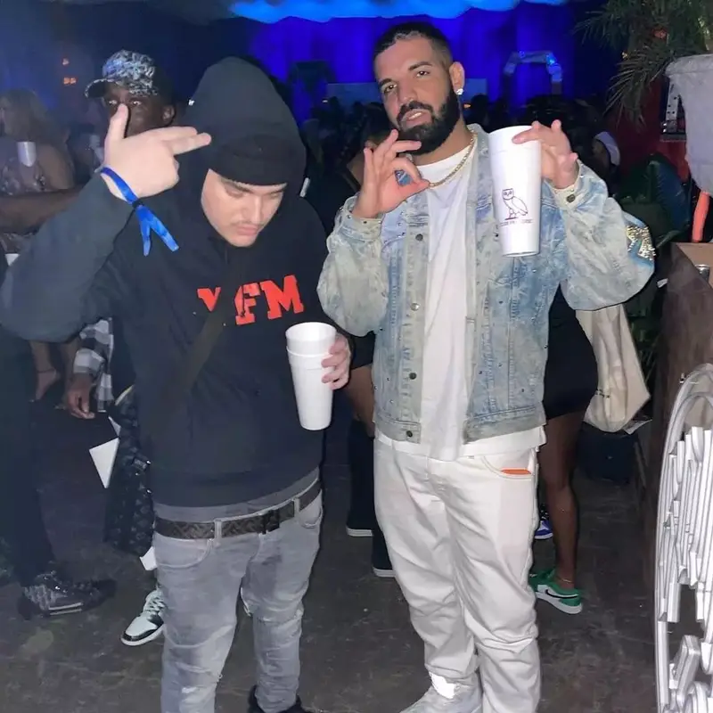 Drake outfit in Vintage, Tom Ford, and Jordan, 2021