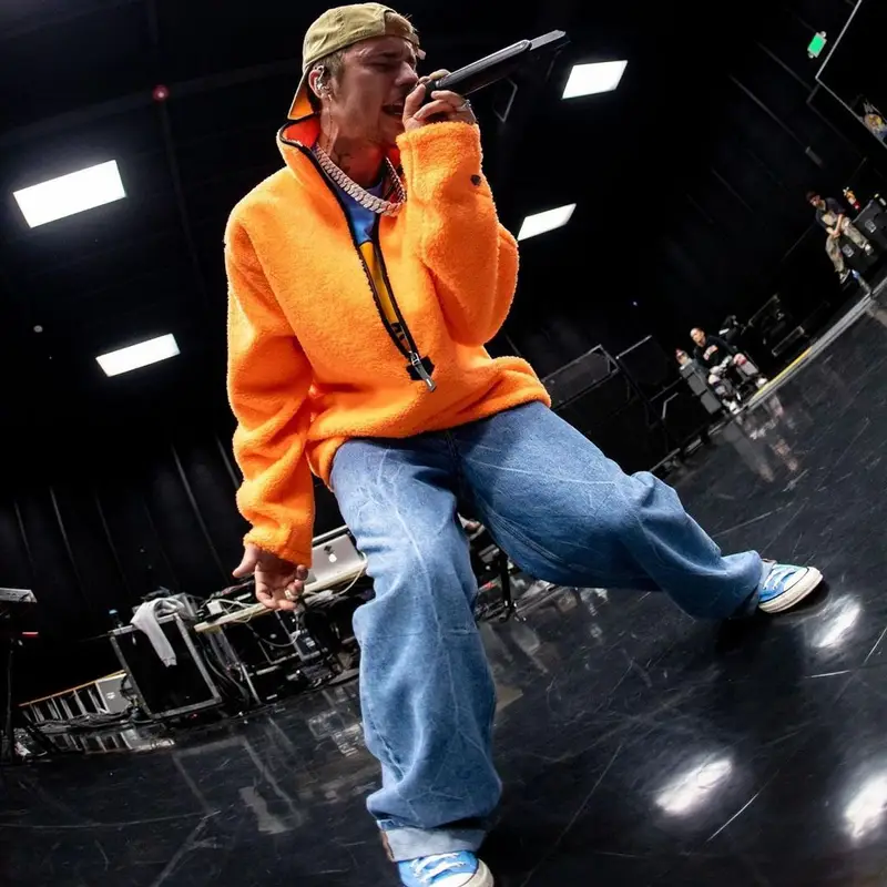 Justin Bieber outfit in Drew House, Converse, and Madewell, 2021