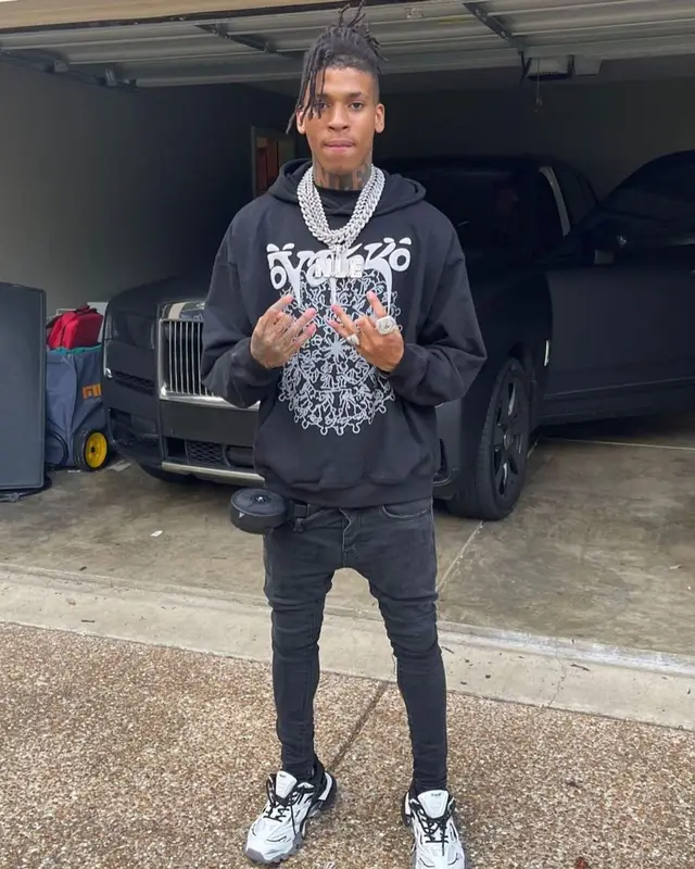 NLE Choppa outfit in ÖMANKÖSTORE, 2021