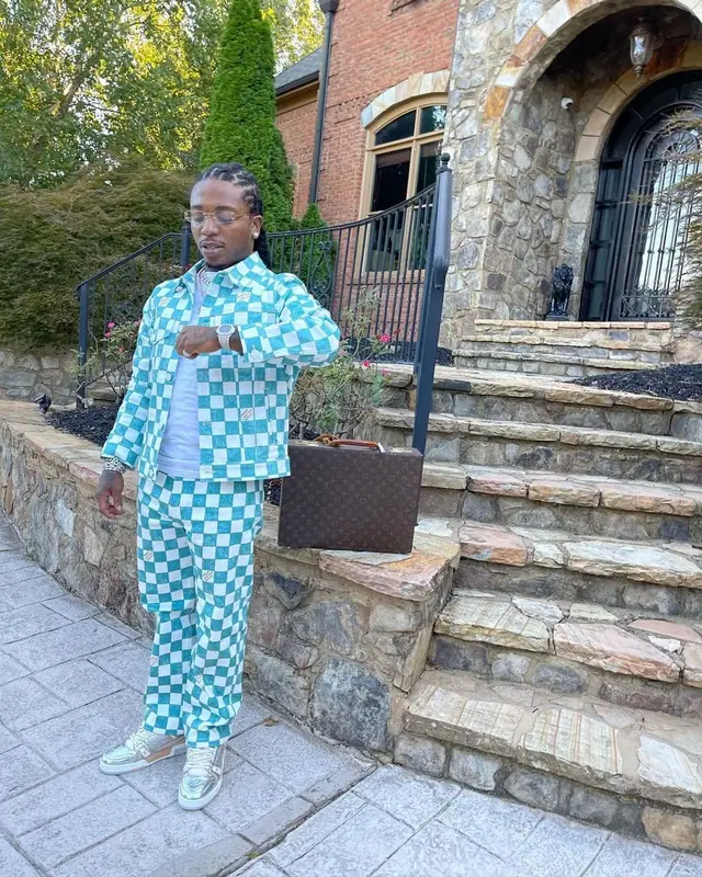 Jacquees outfit in Louis Vuitton and Cartier, 2021
