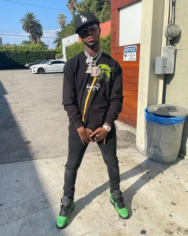 Toosii outfit in Off-White, Cartier, and New Era, 2021