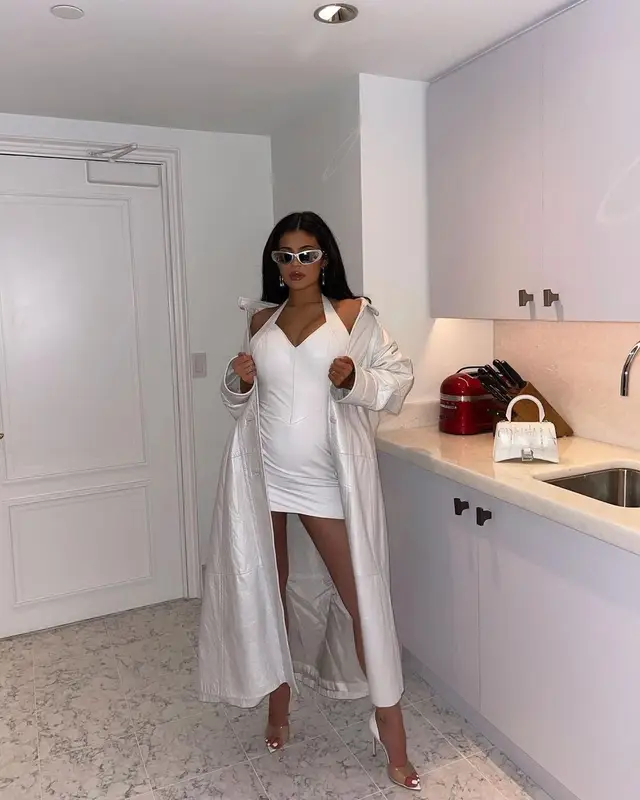 Kylie Jenner outfit in Balenciaga and Gianvito Rossi, 2021