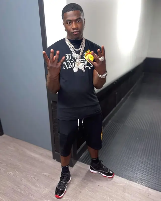 Bankroll Freddie outfit in Palm Angels, Supreme, and Hanes, 2021