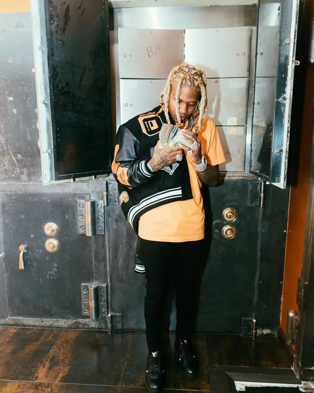 Lil Durk outfit in Off-White, Dior, and Amiri, 2021