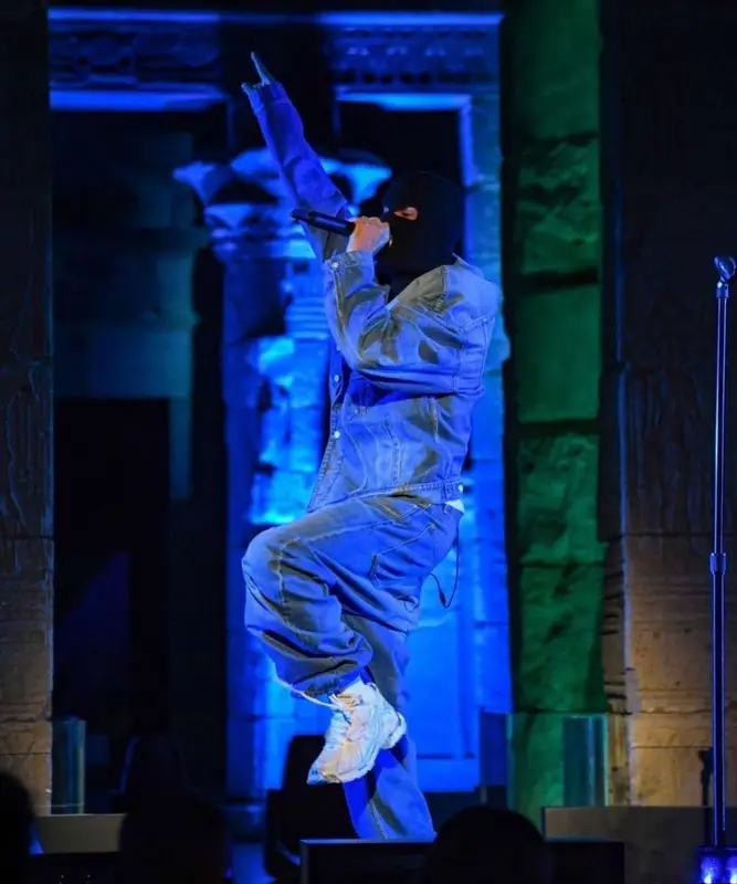 Justin Bieber outfit in Balenciaga, 2021