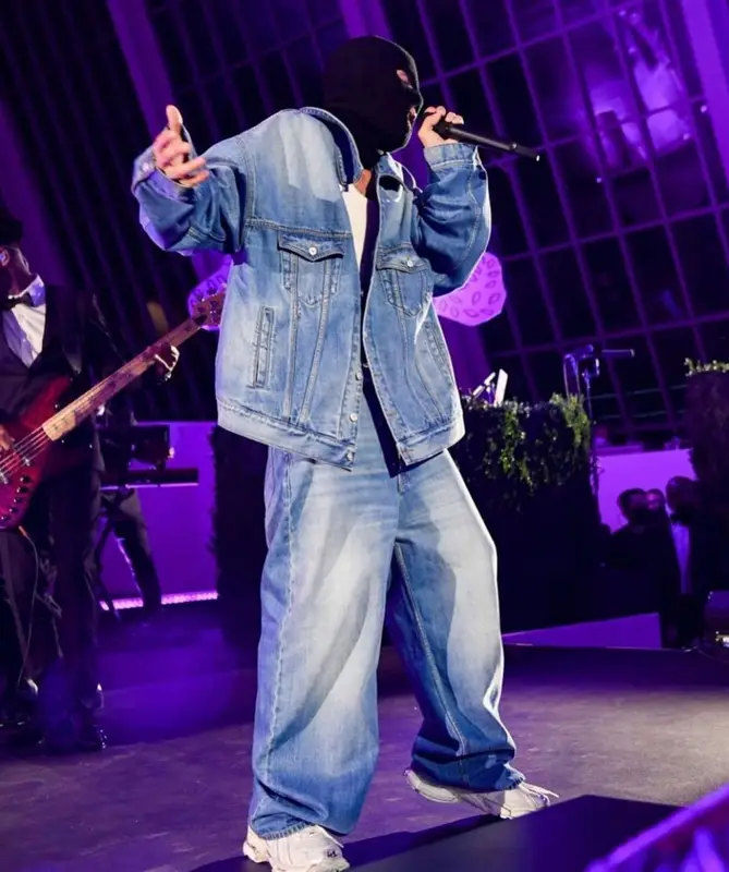 Justin Bieber outfit in Balenciaga, 2021
