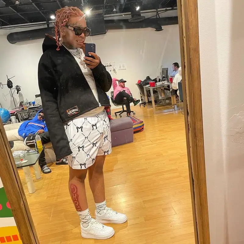 Lil Gotit outfit in Modisch, Nike, and Dior, 2021