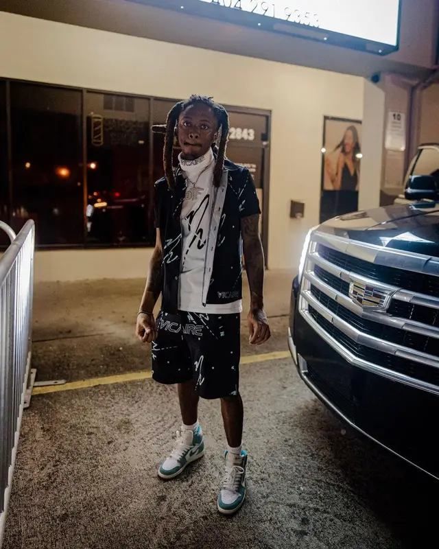 Slimelife Shawty outfit in Vicaire and Nike, 2021