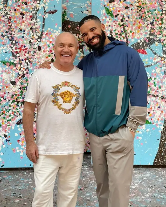 Drake outfit in Nike, Sacai, and Fragment, 2021