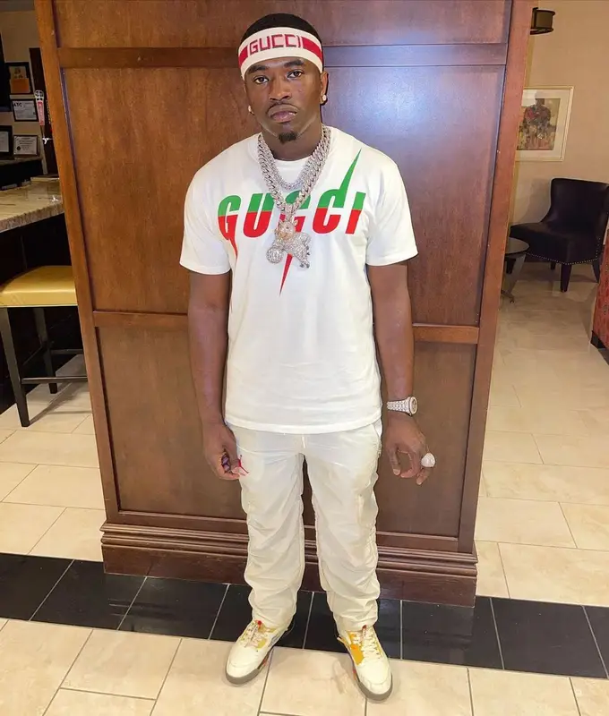 Bankroll Freddie outfit in Jordan, Gucci, and Off-White, 2021