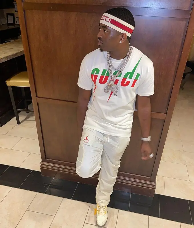 Bankroll Freddie outfit in Jordan, Gucci, and Off-White, 2021