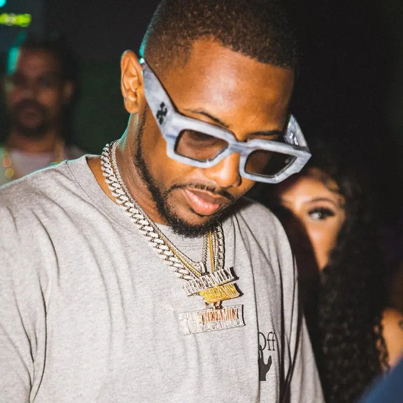 Fabolous outfit in Jordan, Off-White, and RSVP Gallery, 2021