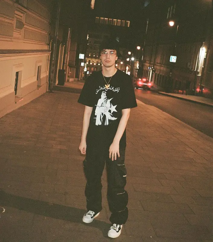 Yungway outfit in Nike, Oblachnyy, and Sacai, 2021