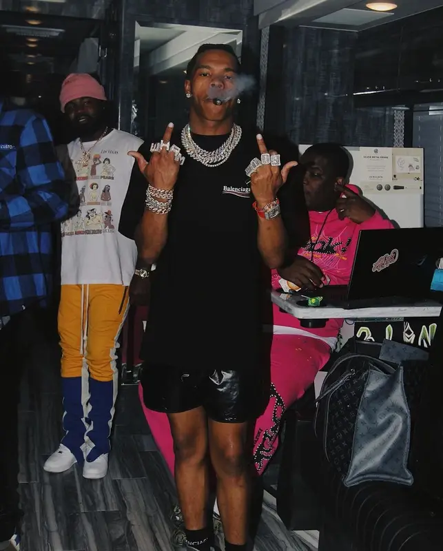 Lil Baby outfit in Balenciaga and Jordan, 2021