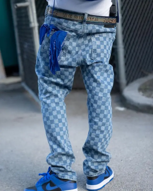 Quando Rondo outfit in PacSun, Supreme, and New Era, 2021