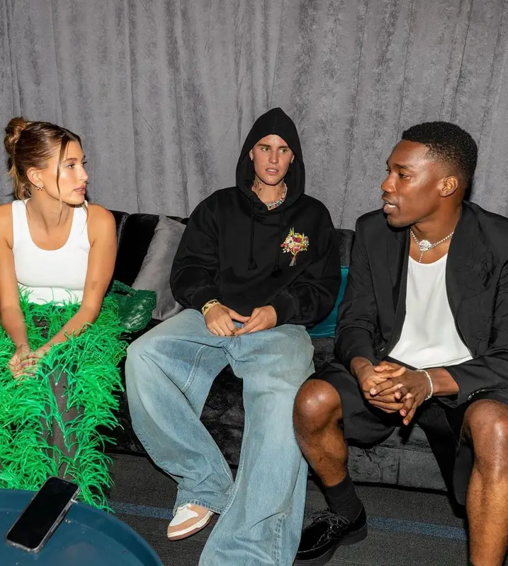 Justin Bieber outfit in 3.Paradis, Balenciaga, and Nike, 2021