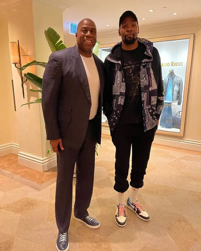 Kevin Durant outfit in Readymade, Travis Scott Merch, and Nike, 2021